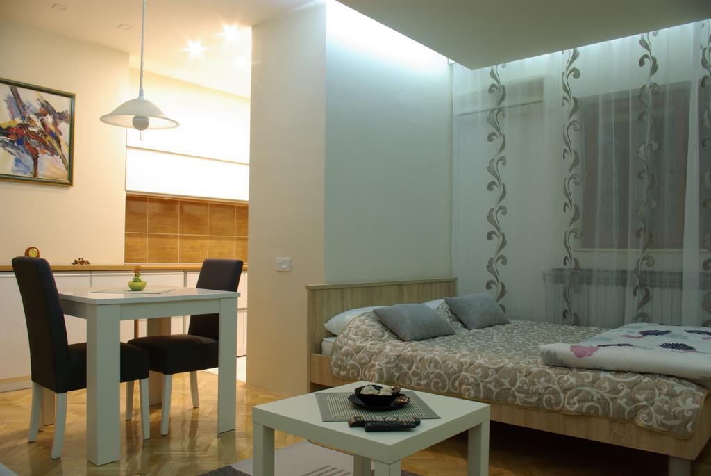 Square Studio Apartment Ni Eksteriør bilde