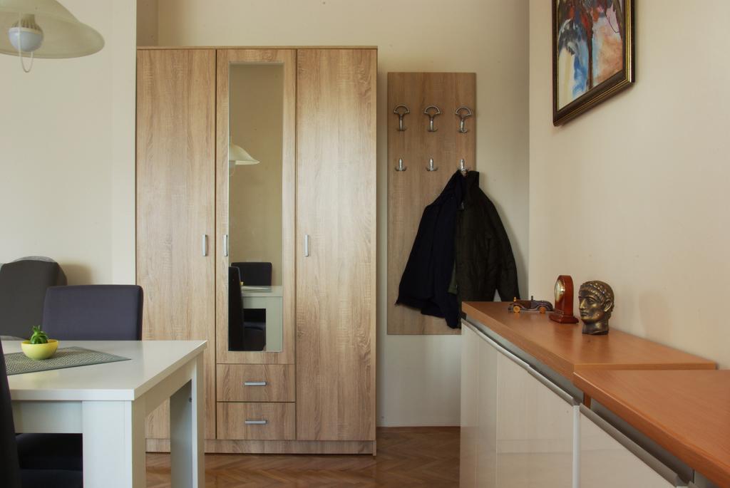 Square Studio Apartment Ni Eksteriør bilde