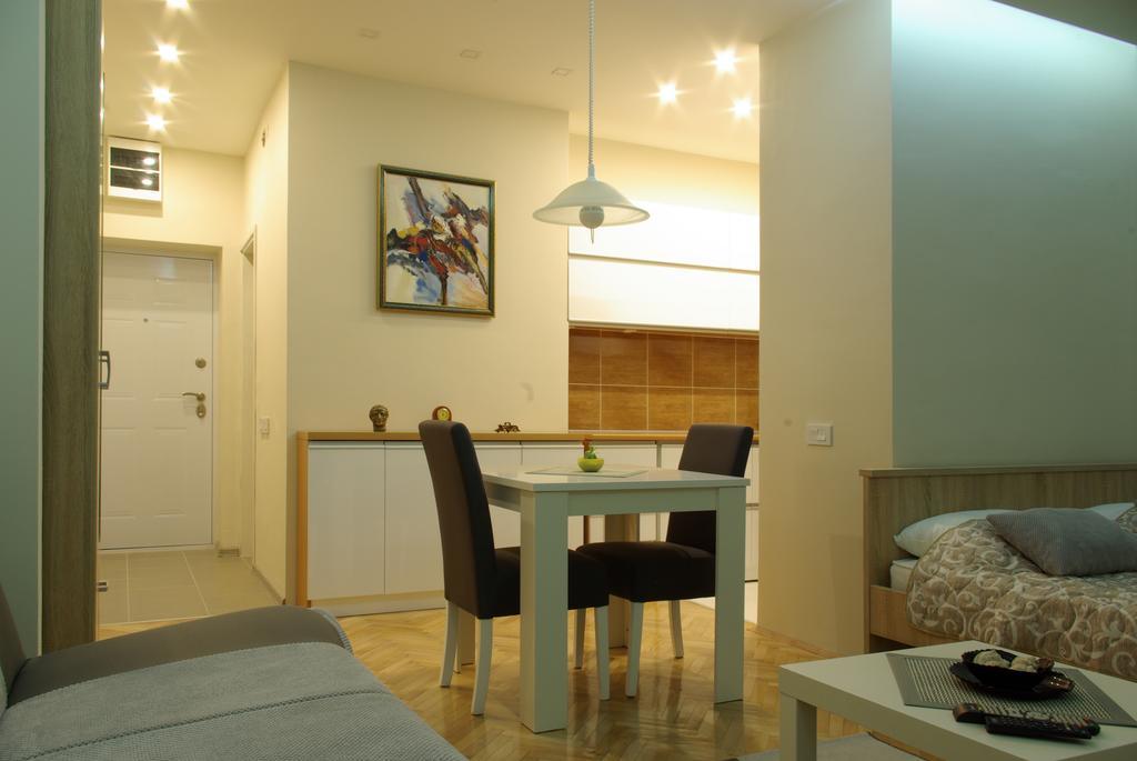 Square Studio Apartment Ni Eksteriør bilde