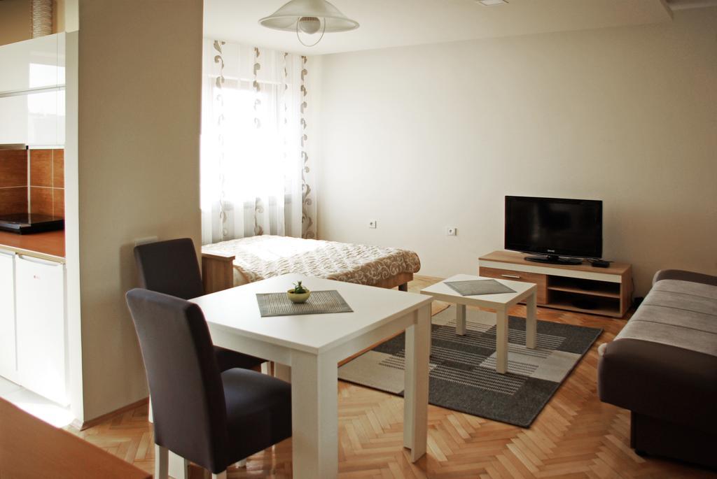 Square Studio Apartment Ni Eksteriør bilde
