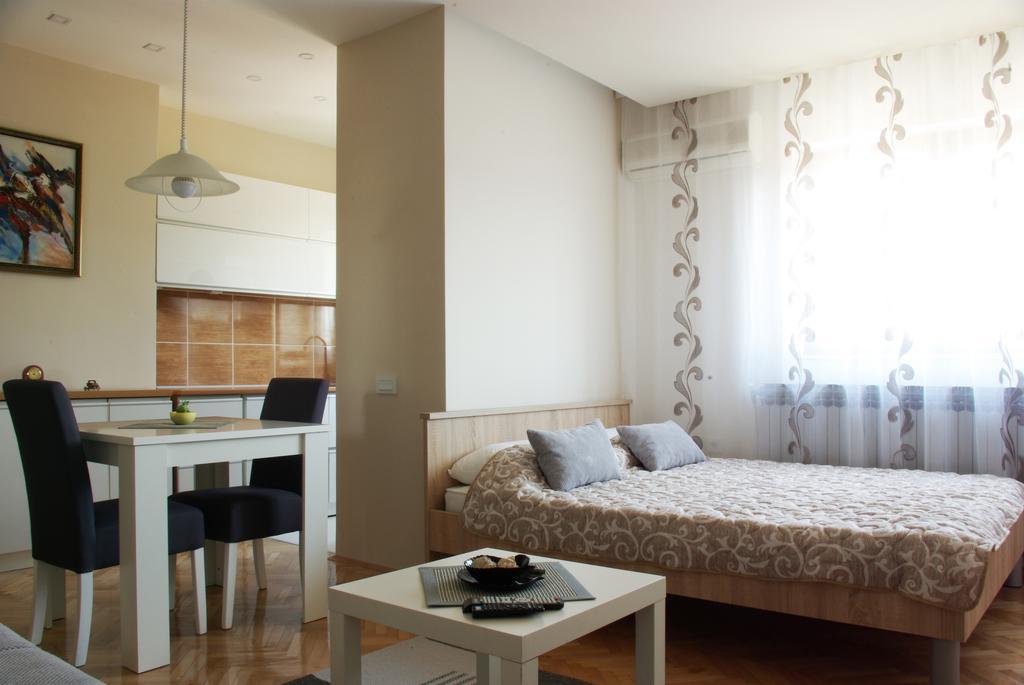 Square Studio Apartment Ni Eksteriør bilde